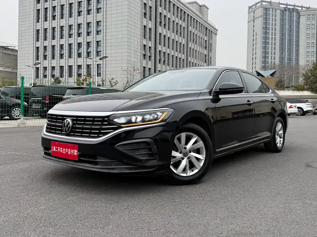 Volkswagen Passat — фото 1