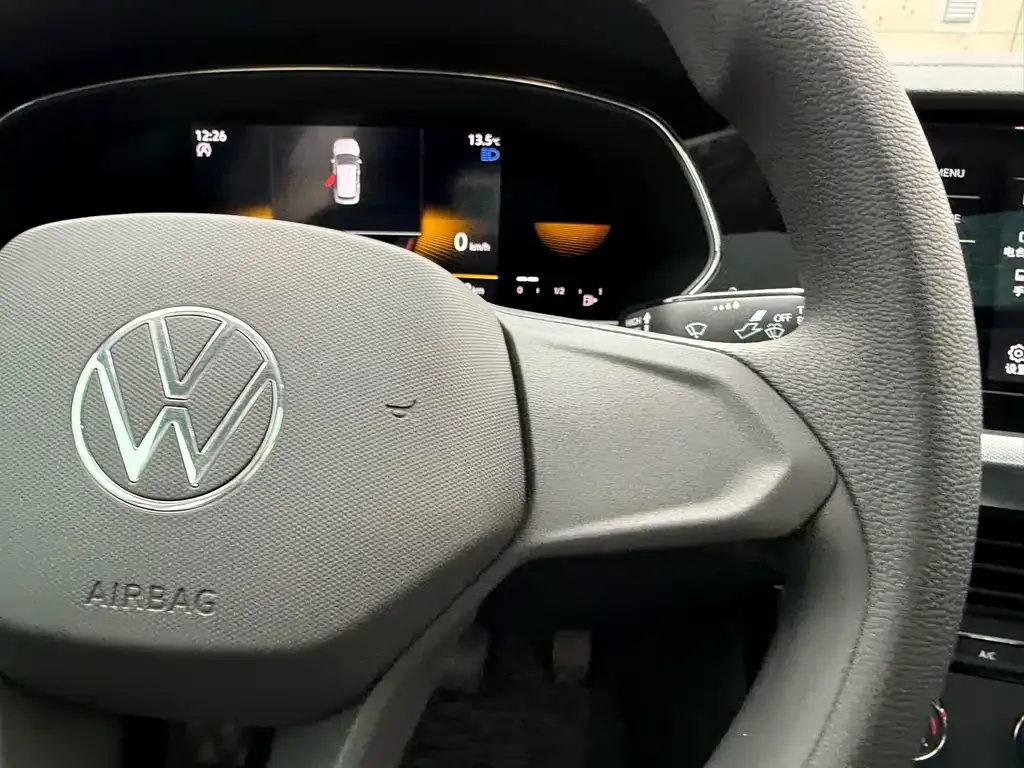 Volkswagen Passat — фото 4