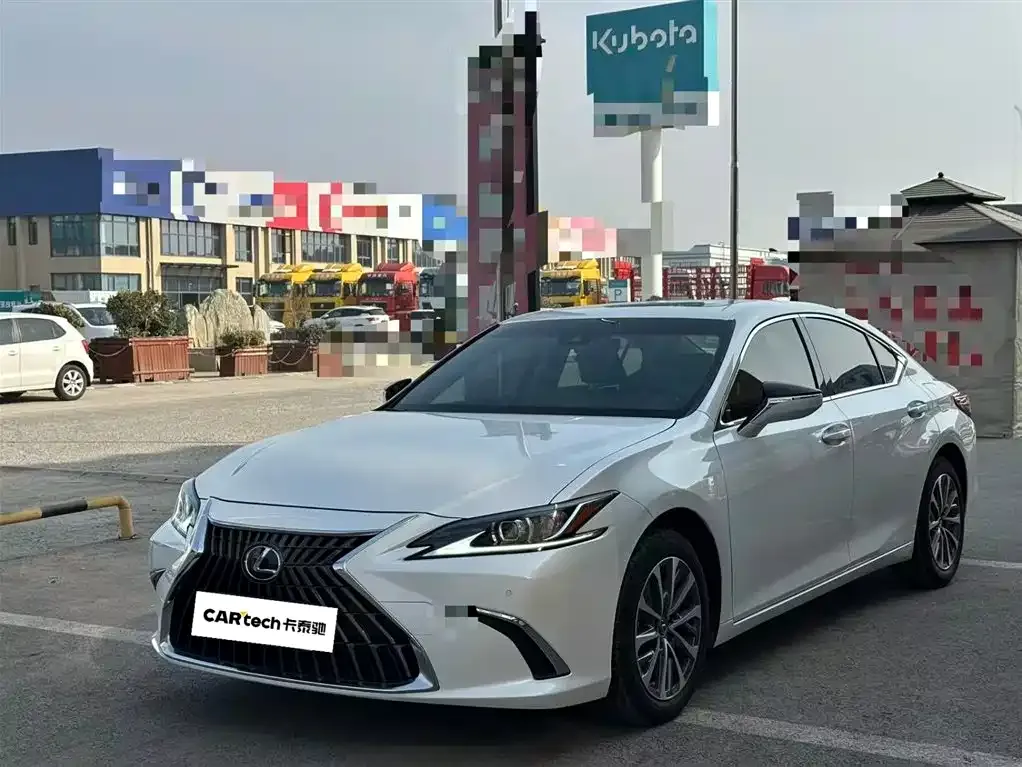 Lexus ES — фото 1