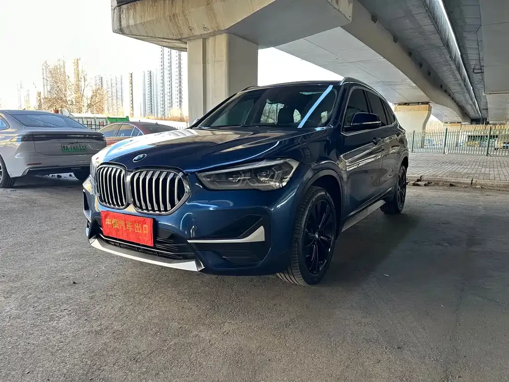 BMW X1 — фото 1