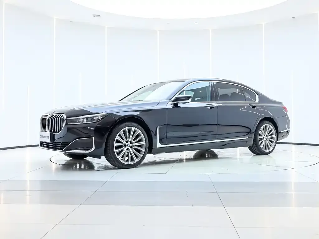 BMW 7 Series — фото 1