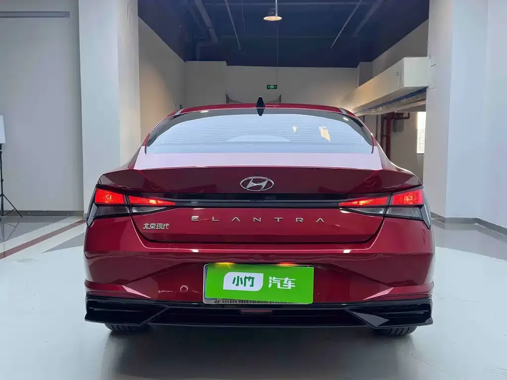Hyundai Elantra — фото 5