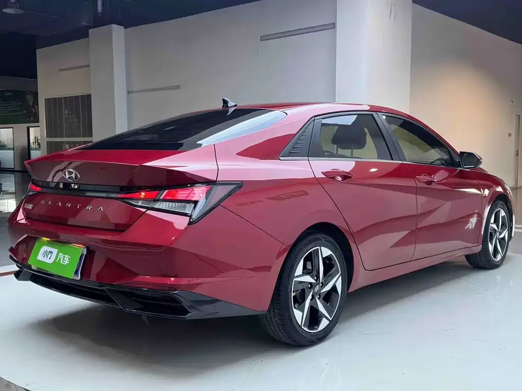 Hyundai Elantra — фото 6