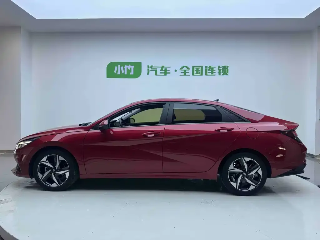 Hyundai Elantra — фото 3