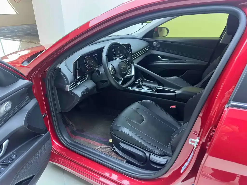 Hyundai Elantra — фото 10