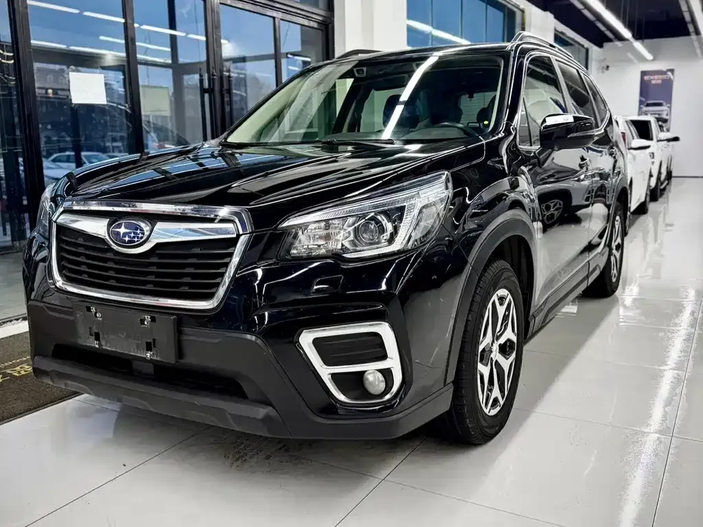 Subaru Forester — фото 1