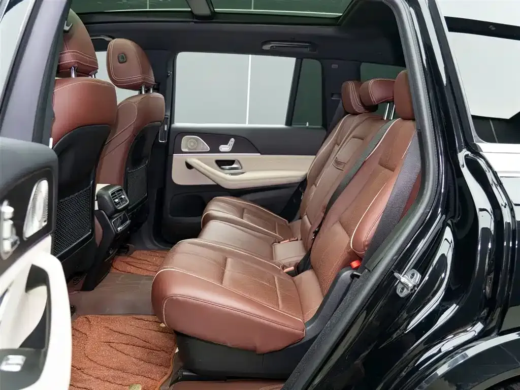 Mercedes-Benz GLS — фото 6