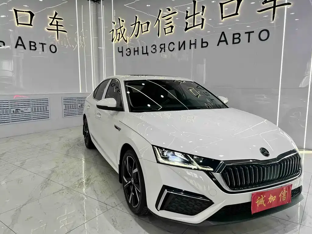 Skoda Octavia — фото 4