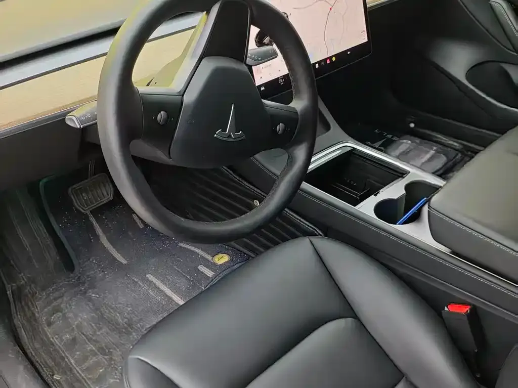 Tesla Model 3 — фото 2