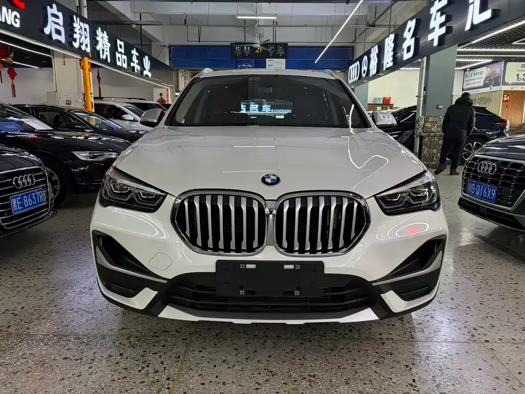 BMW X1 — фото 5