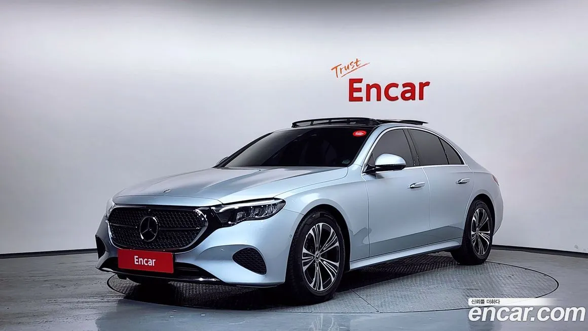 Mercedes-Benz E-Class — фото 1