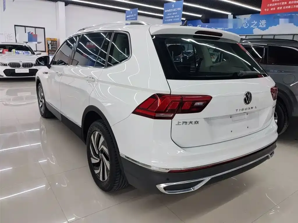 Volkswagen Tiguan L — фото 8