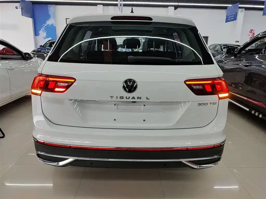 Volkswagen Tiguan L — фото 4