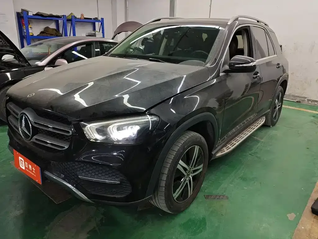 Mercedes-Benz GLE — фото 1