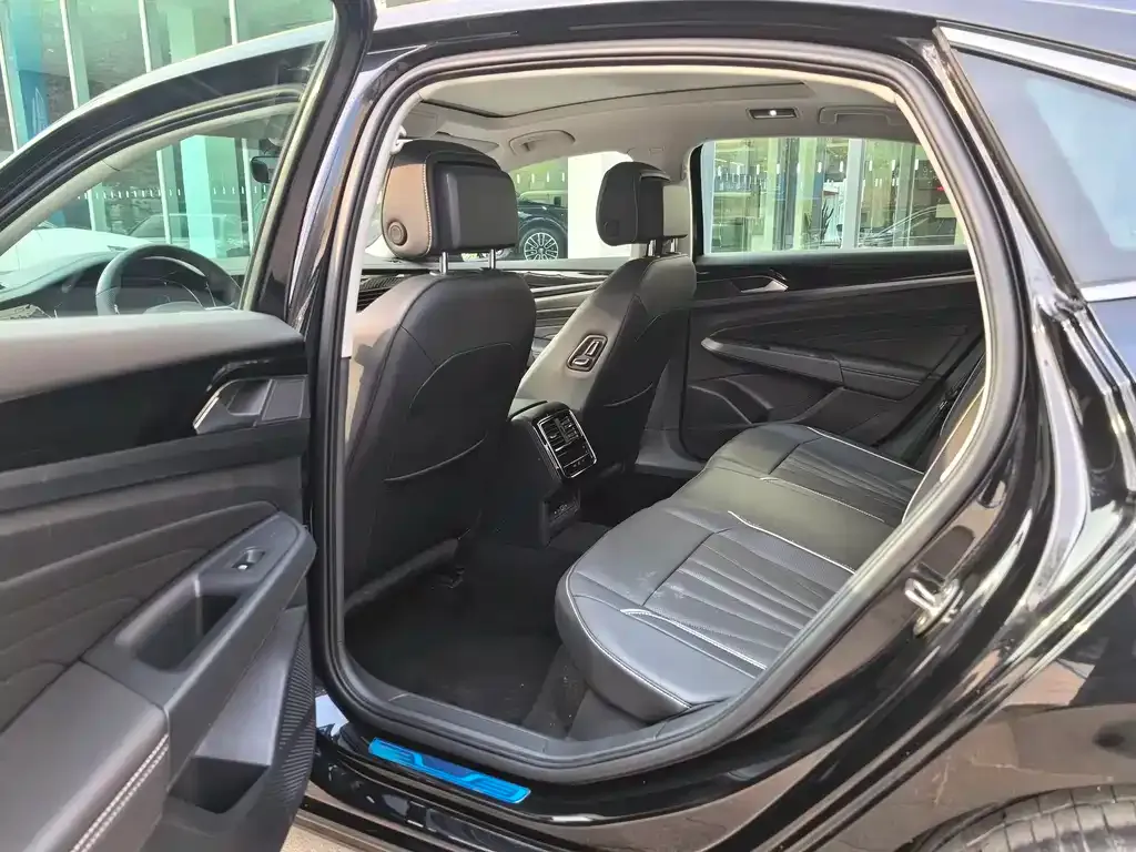 Volkswagen Passat — фото 7
