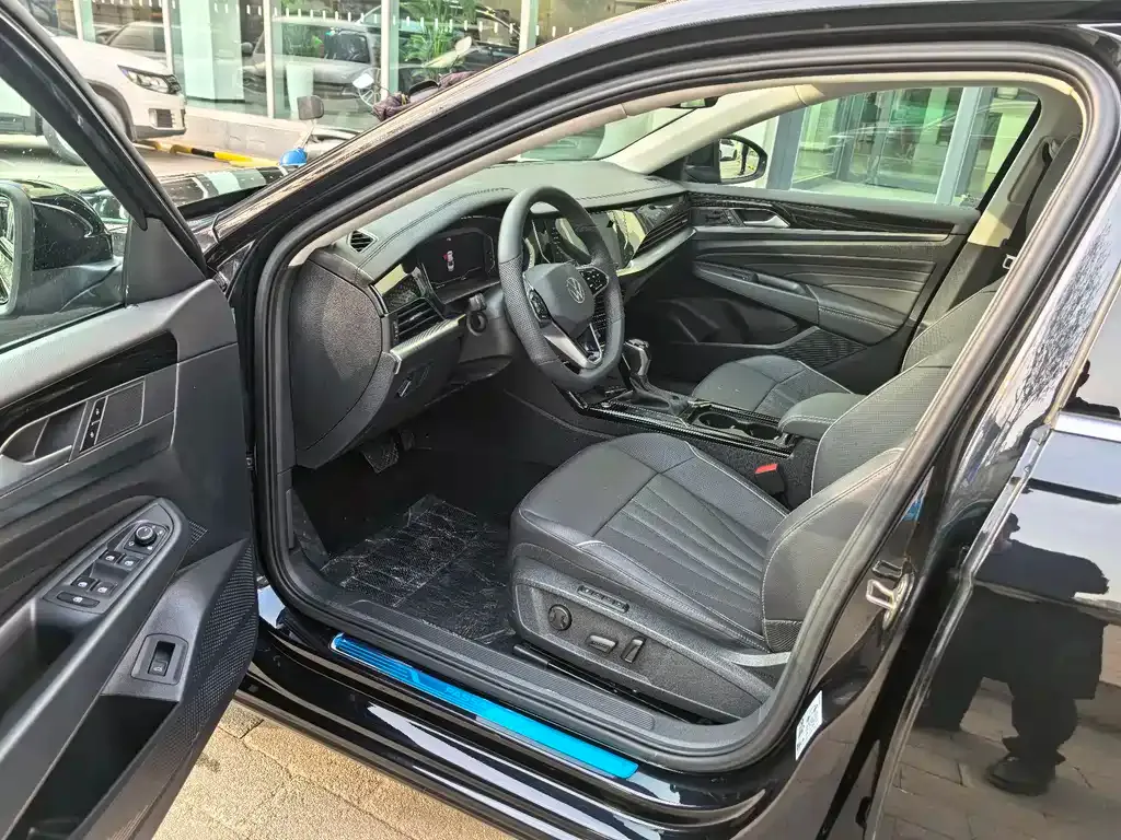 Volkswagen Passat — фото 10