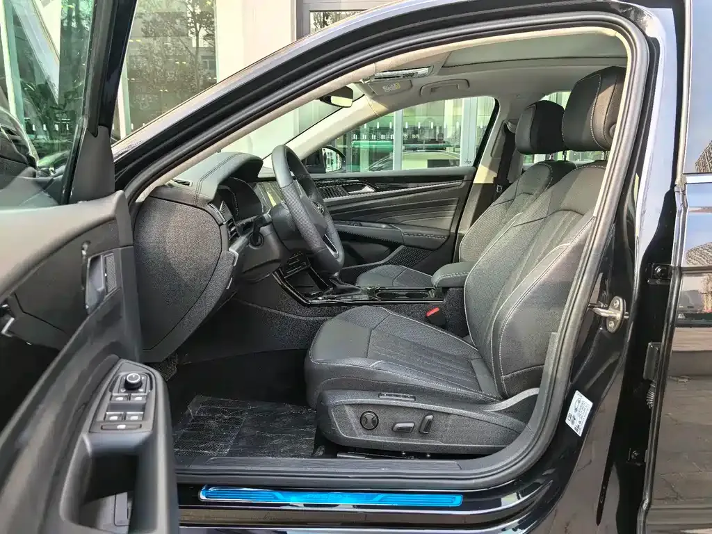Volkswagen Passat — фото 8