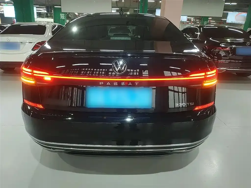 Volkswagen Passat — фото 7