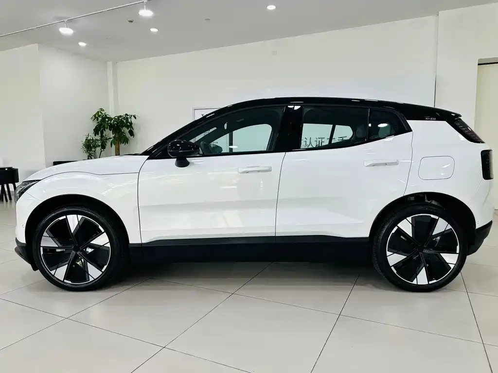 Volvo EX30 — фото 10