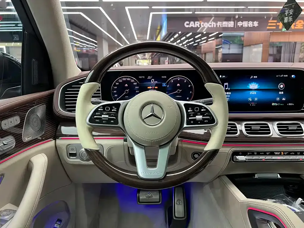 Mercedes-Benz GLS — фото 6