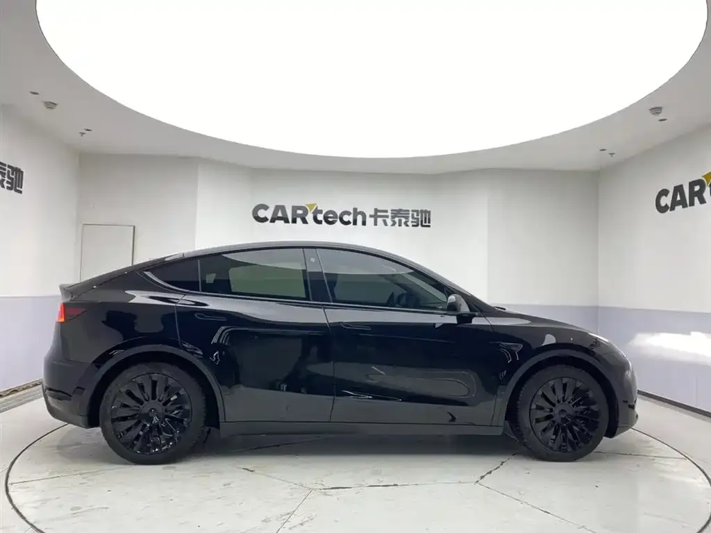 Tesla Model Y — фото 5