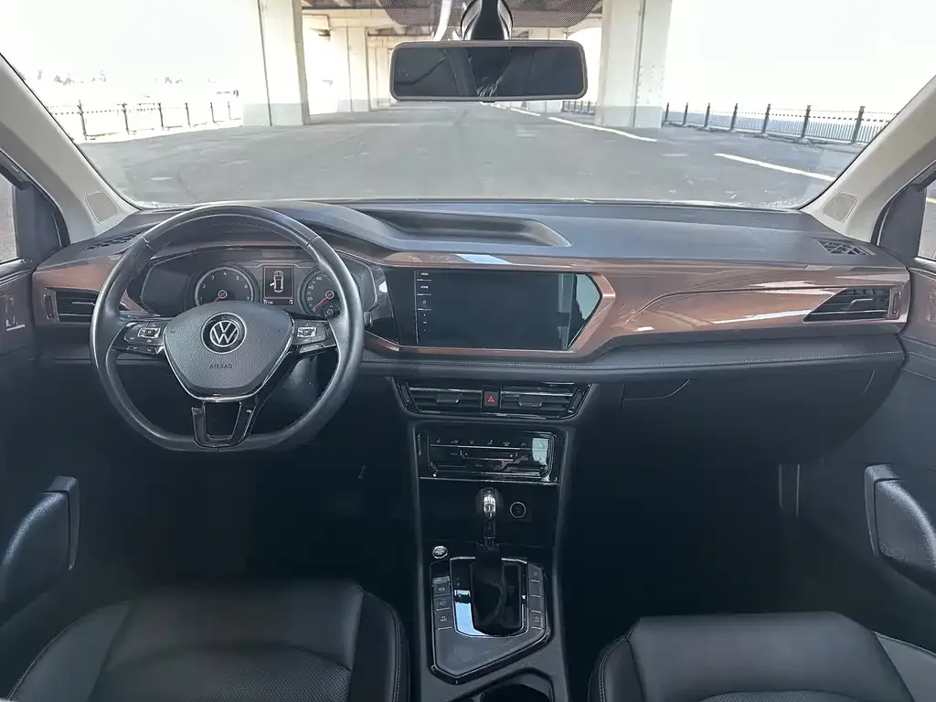 Volkswagen Tharu — фото 7