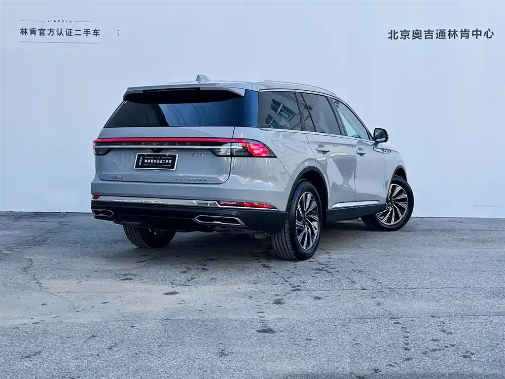 Lincoln Aviator — фото 9
