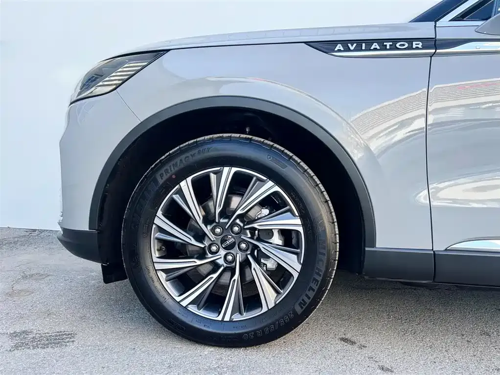 Lincoln Aviator — фото 10