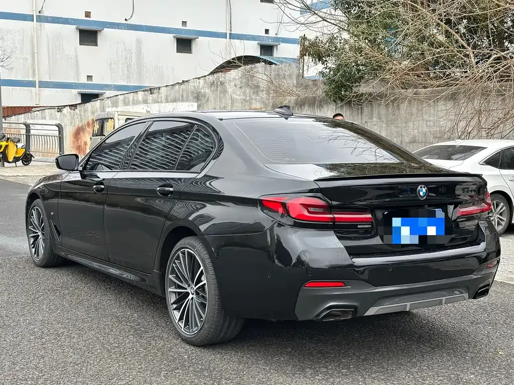 BMW 5 Series — фото 3