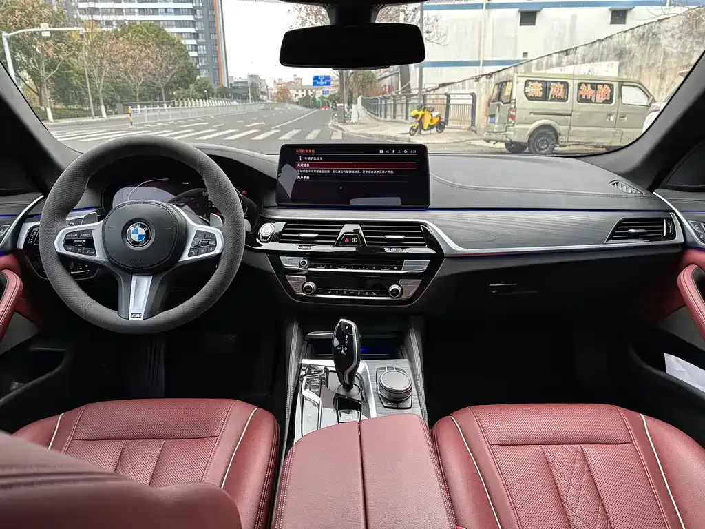 BMW 5 Series — фото 5