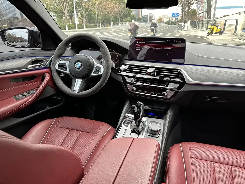 BMW 5 Series — фото 4