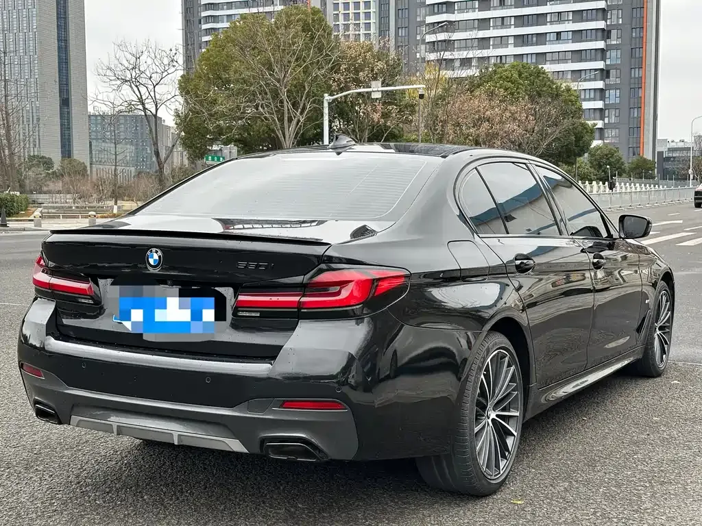 BMW 5 Series — фото 6