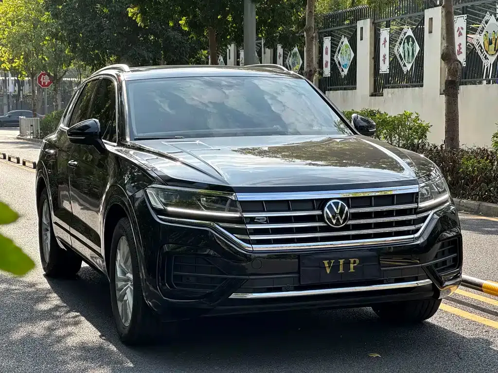 Volkswagen Touareg — фото 4
