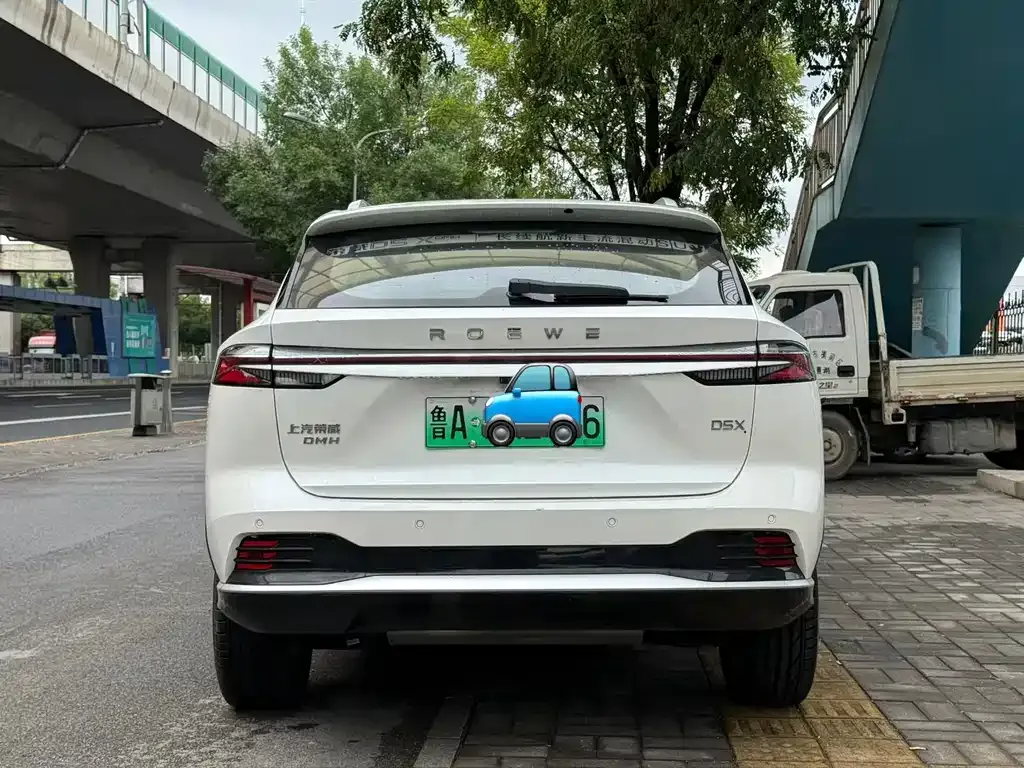 Roewe D5X DMH — фото 7