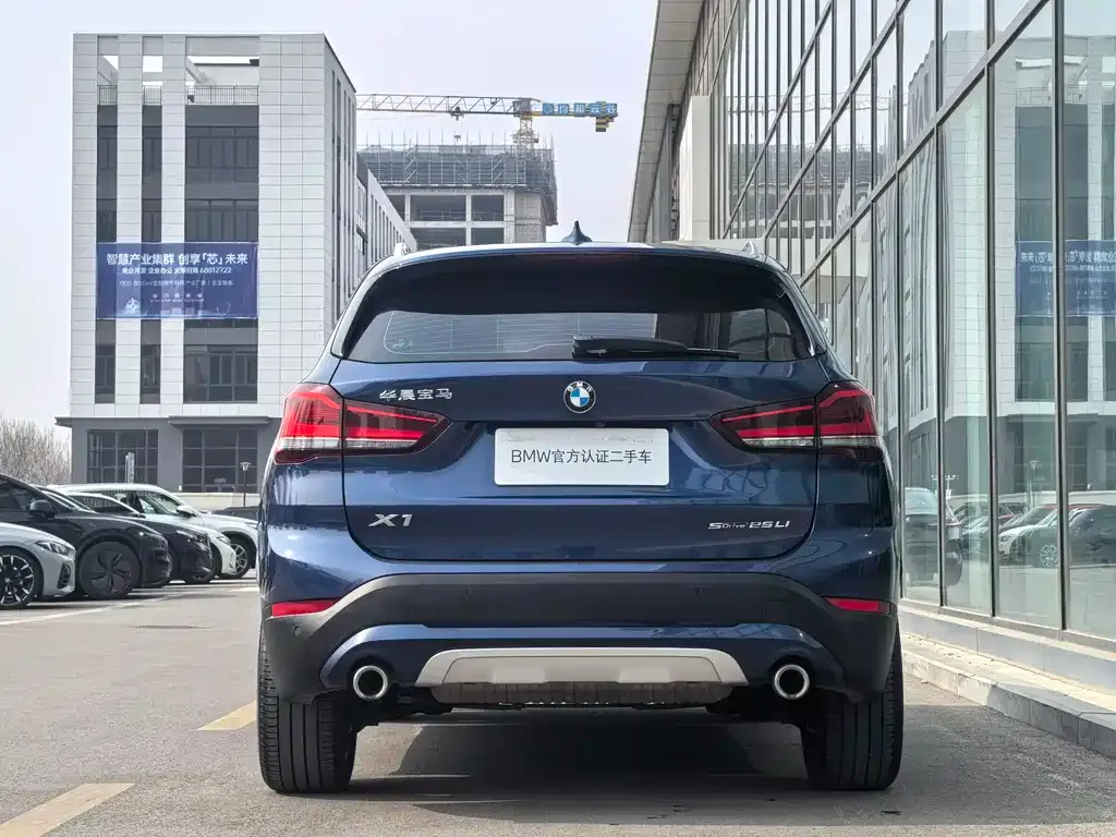 BMW X1 — фото 5