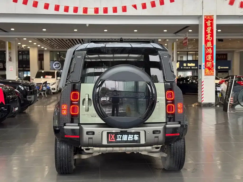 Land Rover Defender — фото 7
