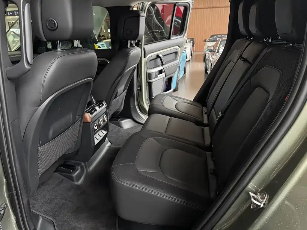 Land Rover Defender — фото 4
