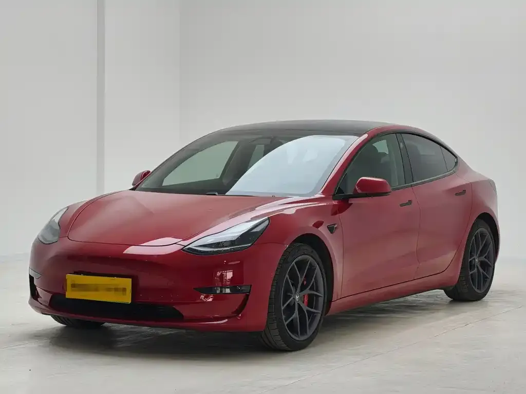 Tesla Model 3 — фото 1
