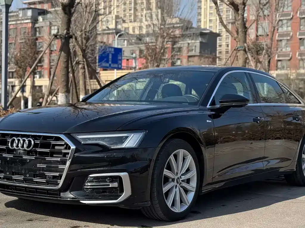 Audi A6L — фото 1