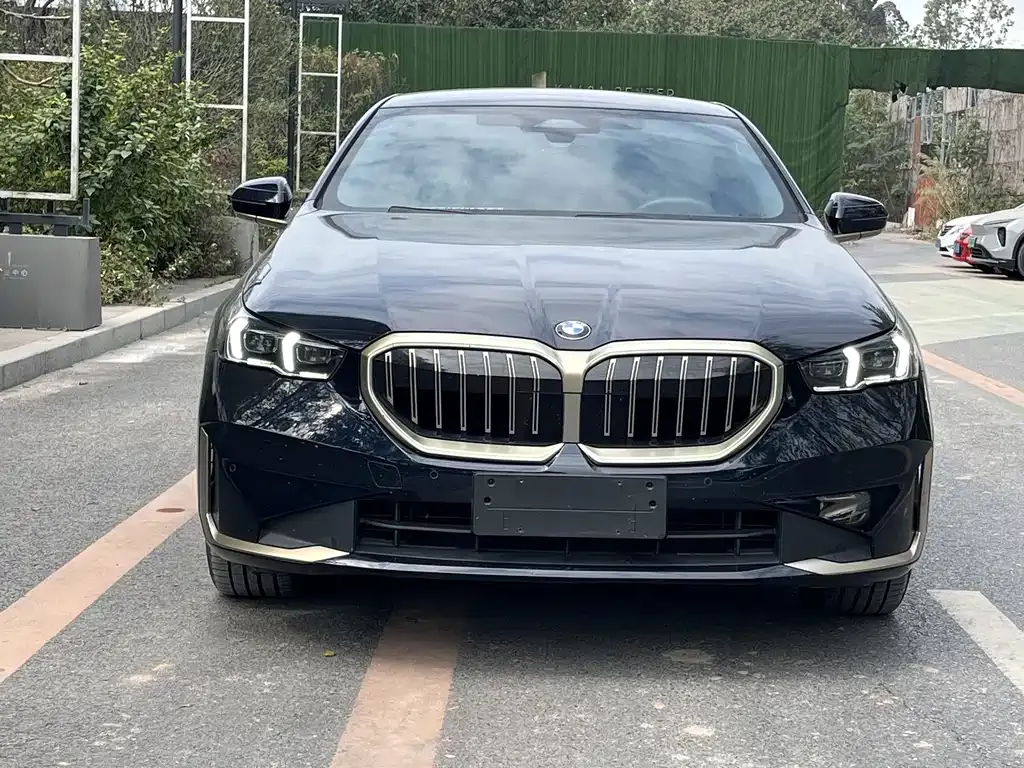 BMW 5 Series — фото 5