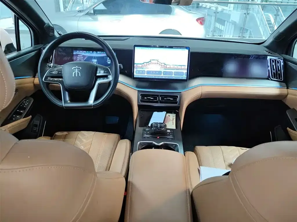 BYD L DM-i — фото 7