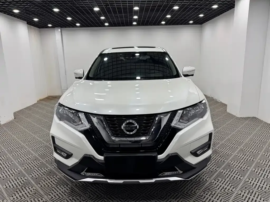 Nissan X-Trail — фото 1