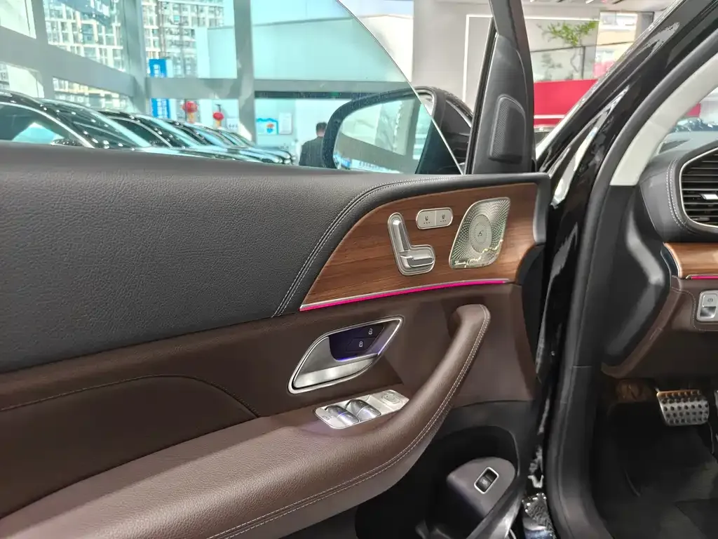 Mercedes-Benz GLS — фото 10