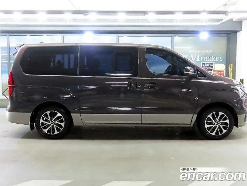 Hyundai Starex — фото 10