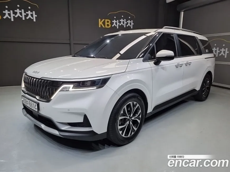 Kia Carnival — фото 1