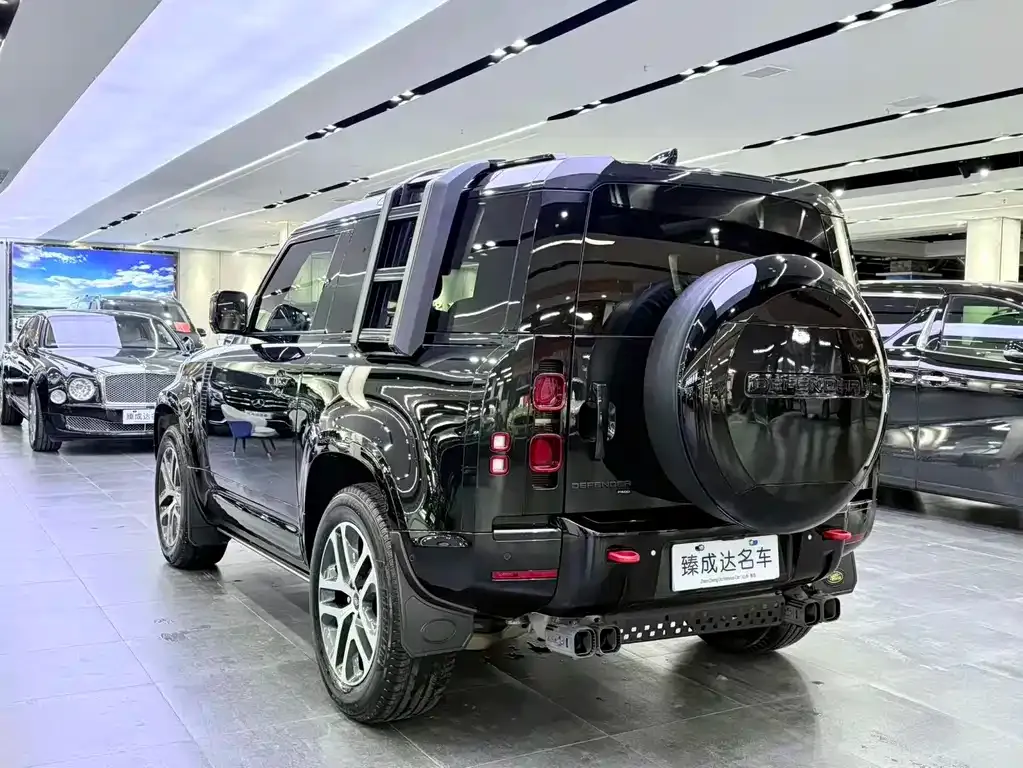 Land Rover Defender — фото 10