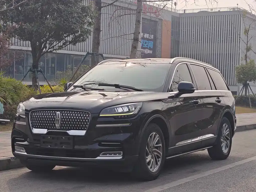 Lincoln Aviator — фото 1
