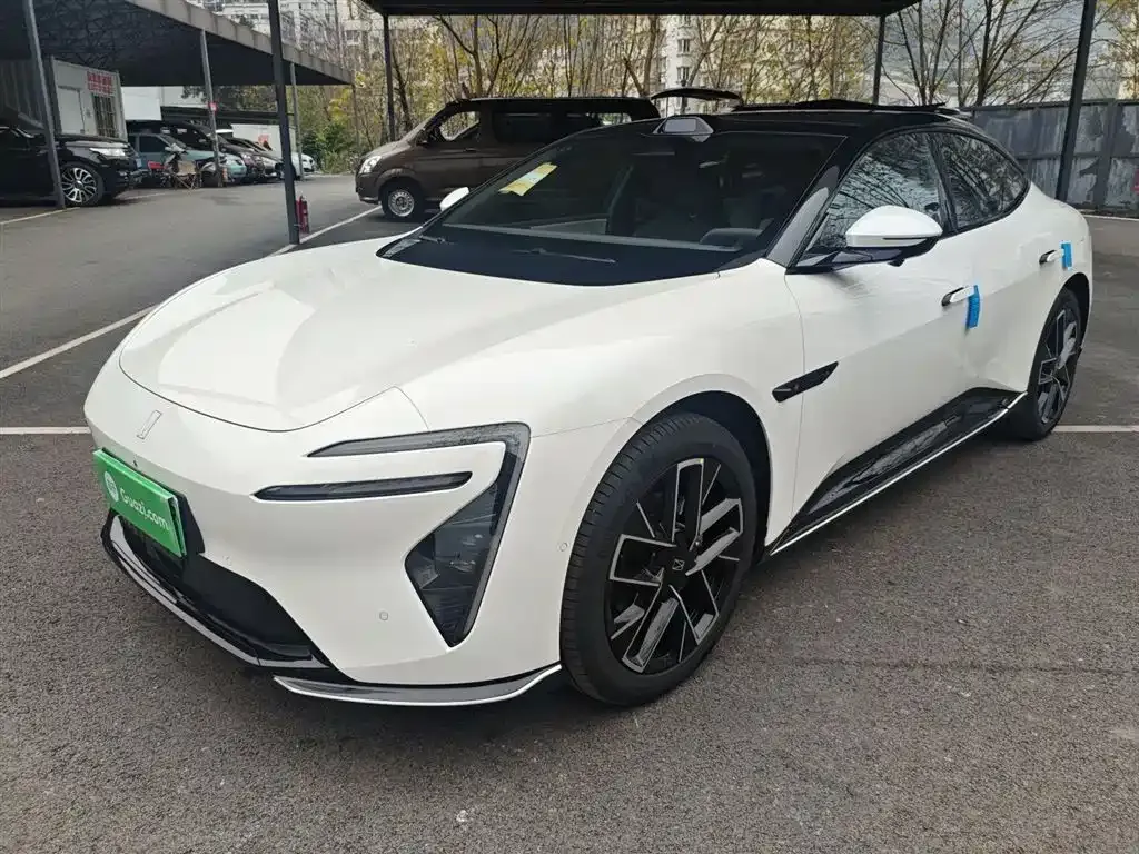 Avatr 06 — фото 1
