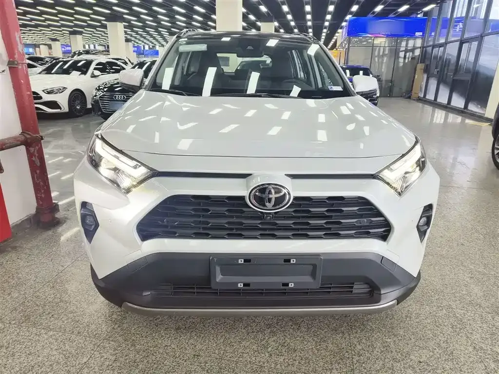 Toyota RAV4 — фото 10