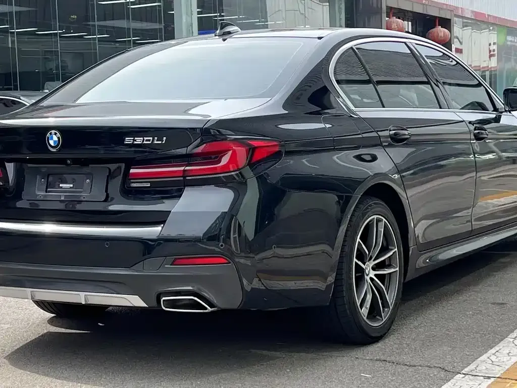BMW 5 Series — фото 3